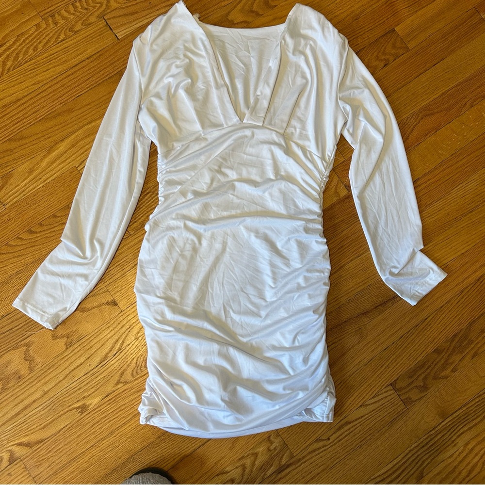 White bodycon dress